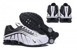 Men Nike Shox R4 black white shoes